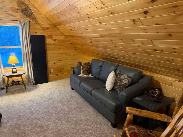 $444,000 | 33 Timberland Road, Pittsburg, NH 03592