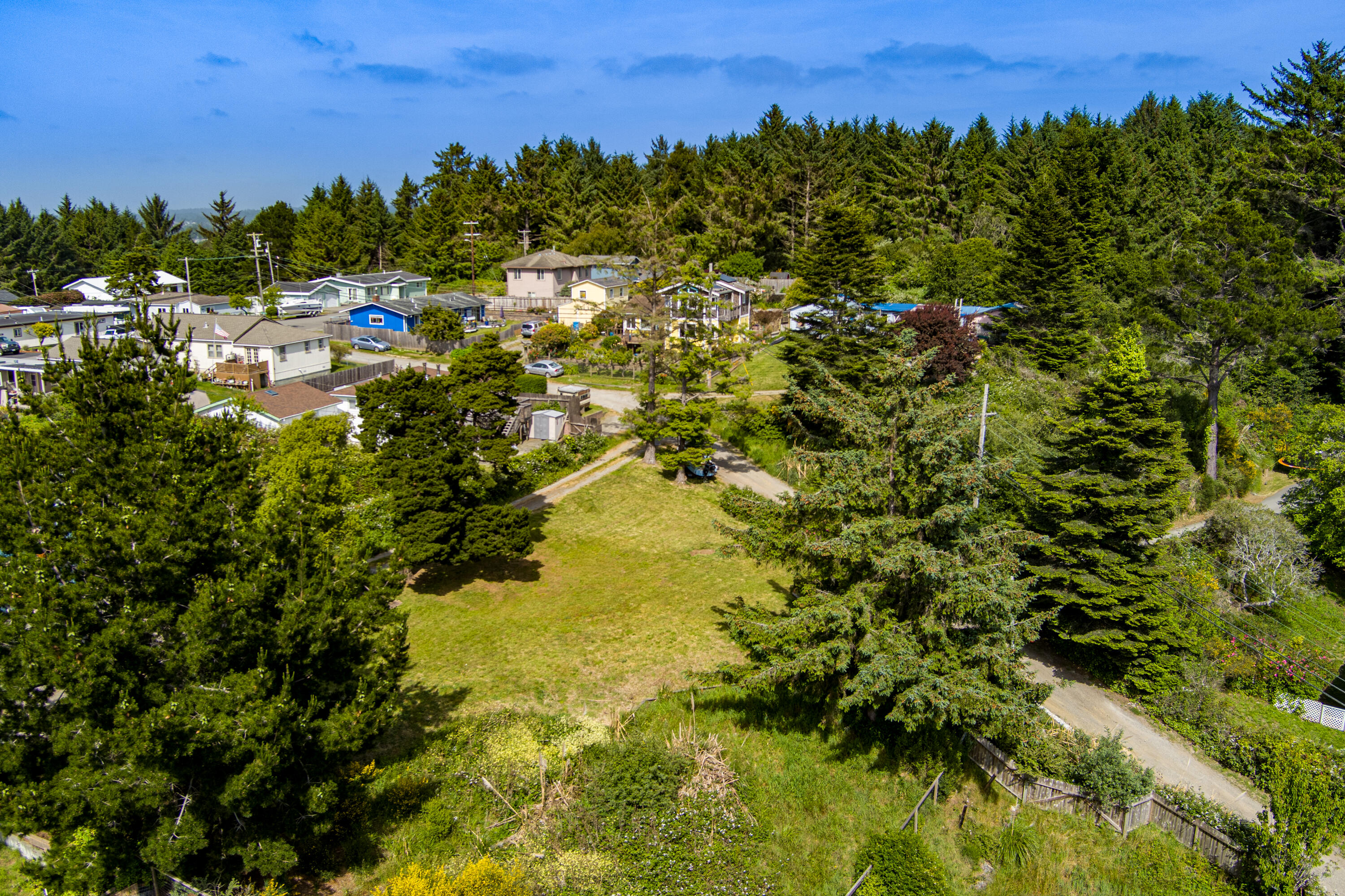 6498 Bell Terrace Road Eureka, CA 95503 - Photo 5 of 36