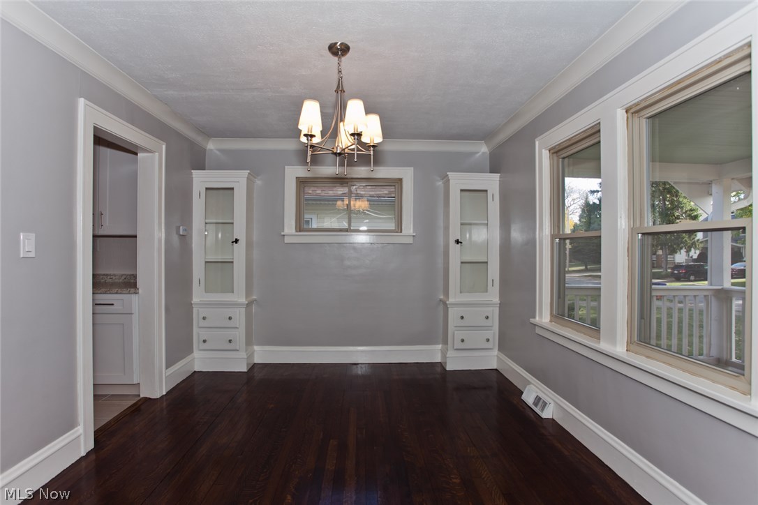 3847 Silsby Road Cleveland, OH 44111 - Photo 6 of 25 Gallery Image 6