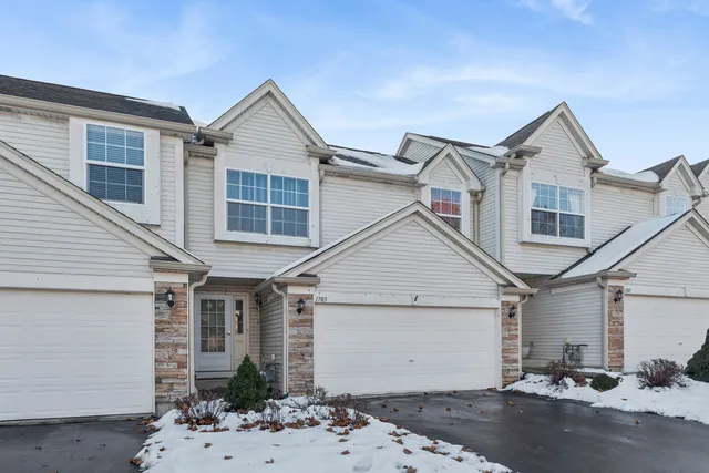 $275,000 | 1703 Fieldstone Drive South, Unit 1703, Shorewood, IL 60404
