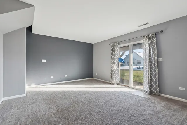 $275,000 | 1703 Fieldstone Drive South, Unit 1703, Shorewood, IL 60404