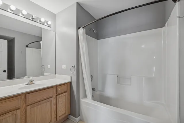 $275,000 | 1703 Fieldstone Drive South, Unit 1703, Shorewood, IL 60404