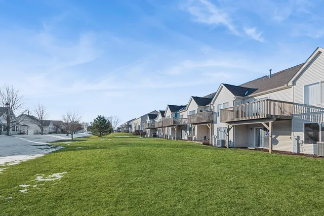 $275,000 | 1703 Fieldstone Drive South, Unit 1703, Shorewood, IL 60404