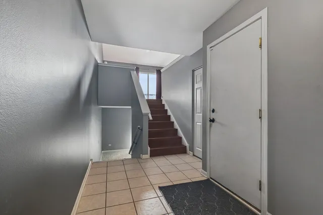 $275,000 | 1703 Fieldstone Drive South, Unit 1703, Shorewood, IL 60404