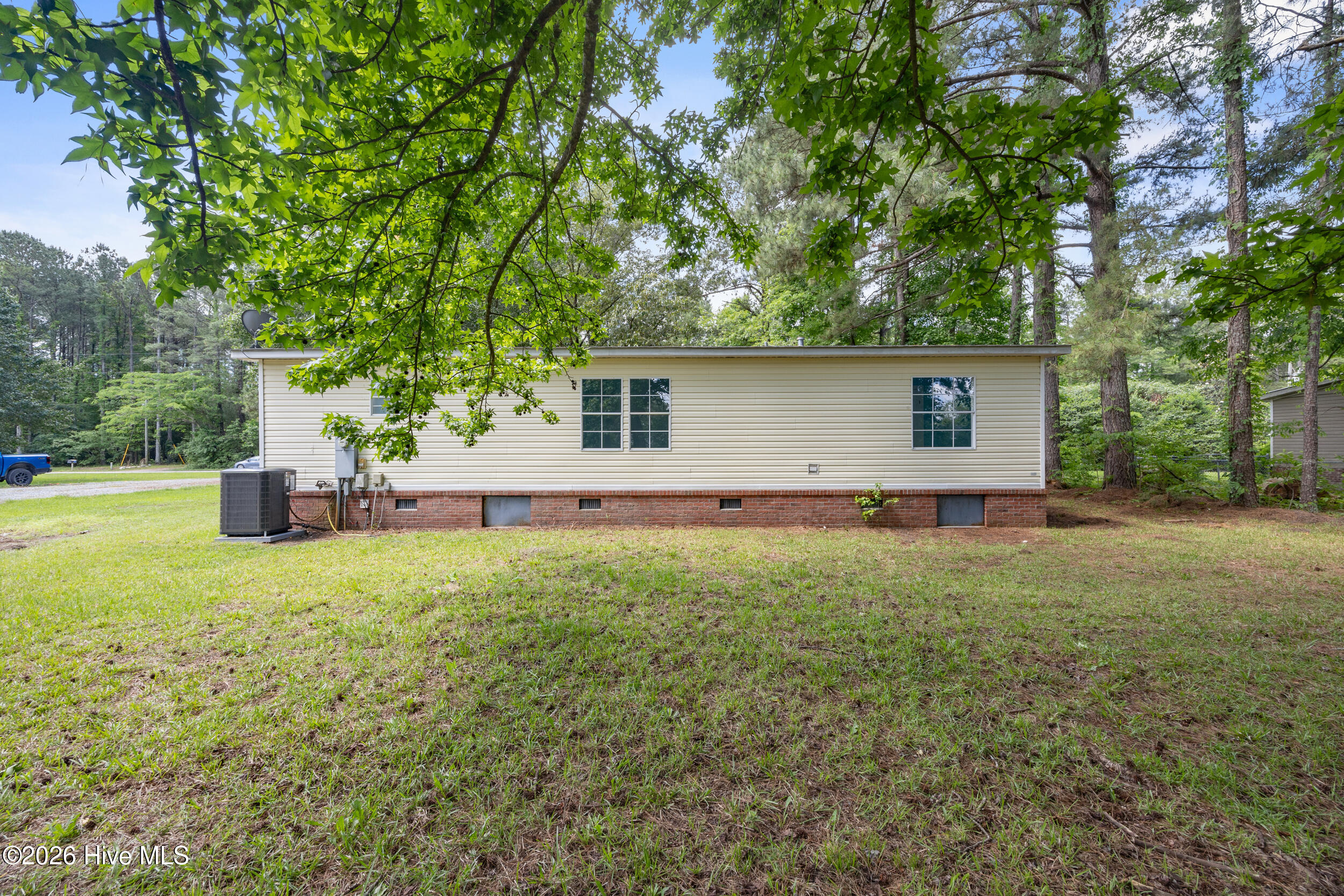 211 Pond Road Rocky Point, NC 28457 - Photo 28 of 38 27_back exterior