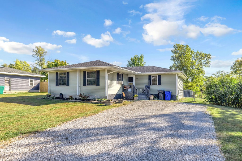 3889 West Division Street Decatur, IL 62522 - Photo 1 of 27
