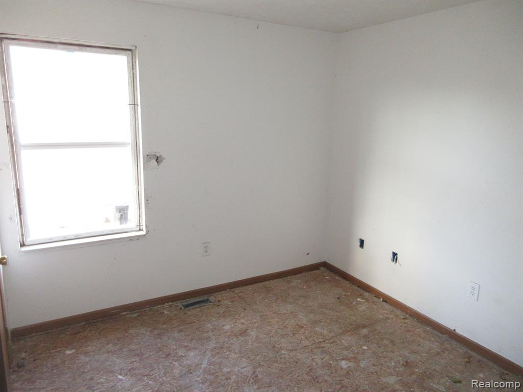 4429 Harding Street Detroit, MI 48214 - Photo 8 of 10