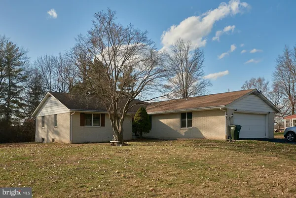 $375,900 | 884 Ahrens Road, Reading, PA 19606