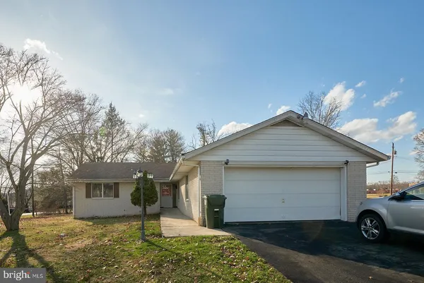 $375,900 | 884 Ahrens Road, Reading, PA 19606