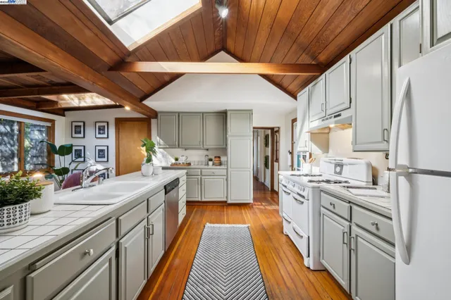 $995,000 | 1197 Curtis Street, Albany, CA 94706