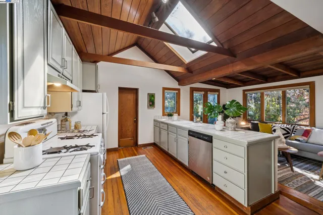 $995,000 | 1197 Curtis Street, Albany, CA 94706