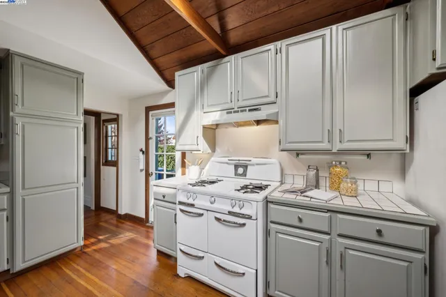 $995,000 | 1197 Curtis Street, Albany, CA 94706