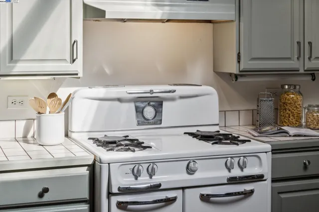 $995,000 | 1197 Curtis Street, Albany, CA 94706