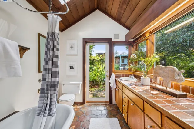 $995,000 | 1197 Curtis Street, Albany, CA 94706