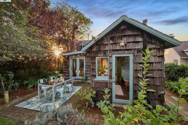 $995,000 | 1197 Curtis Street, Albany, CA 94706