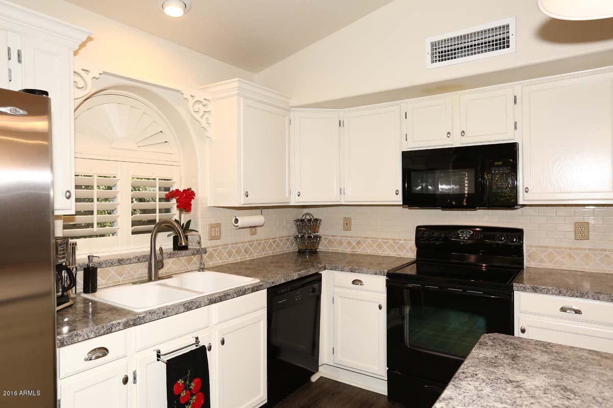 2914 East Calavar Road Phoenix, AZ 85032 - Photo 16 of 39 Kitchen2