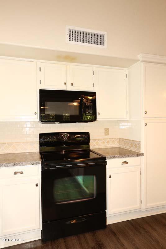 2914 East Calavar Road Phoenix, AZ 85032 - Photo 18 of 39 Kitchen-Range