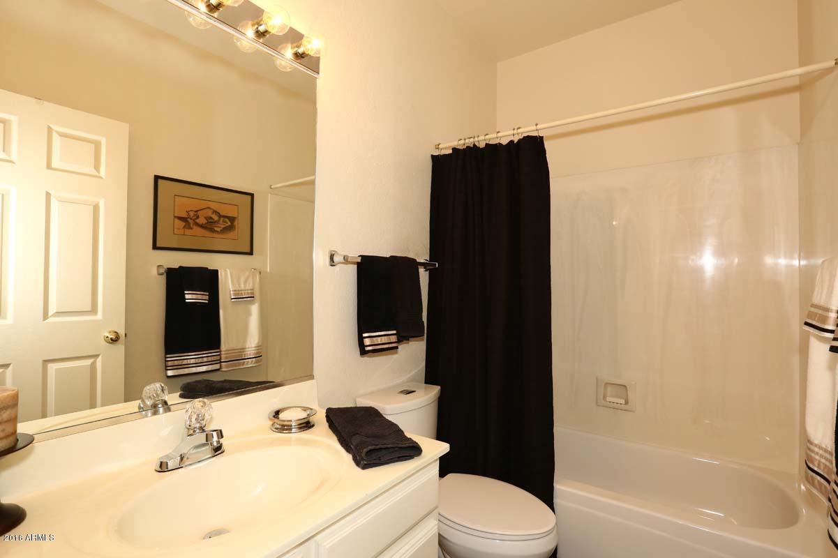 2914 East Calavar Road Phoenix, AZ 85032 - Photo 27 of 39 Hall Bath