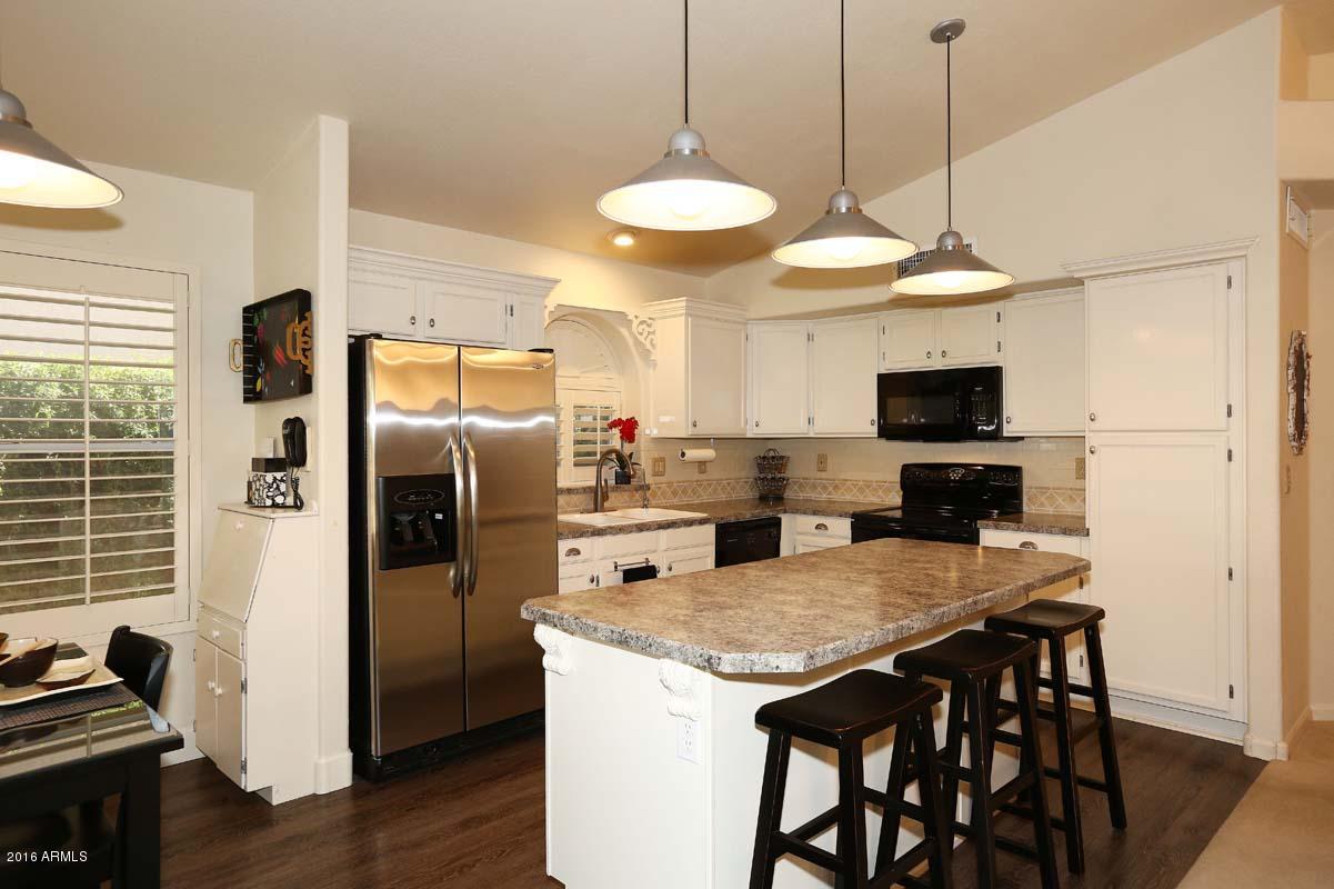 2914 East Calavar Road Phoenix, AZ 85032 - Photo 8 of 39 Kitchen
