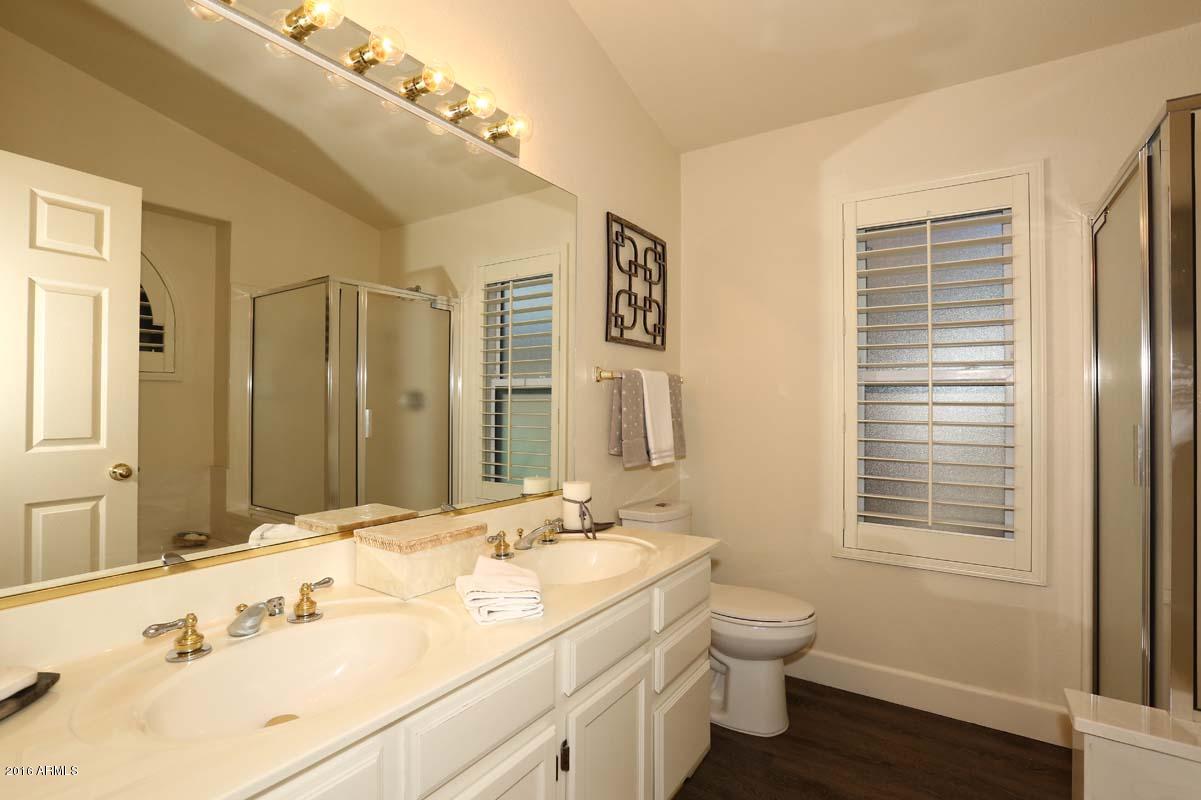 2914 East Calavar Road Phoenix, AZ 85032 - Photo 10 of 39 Master Bath