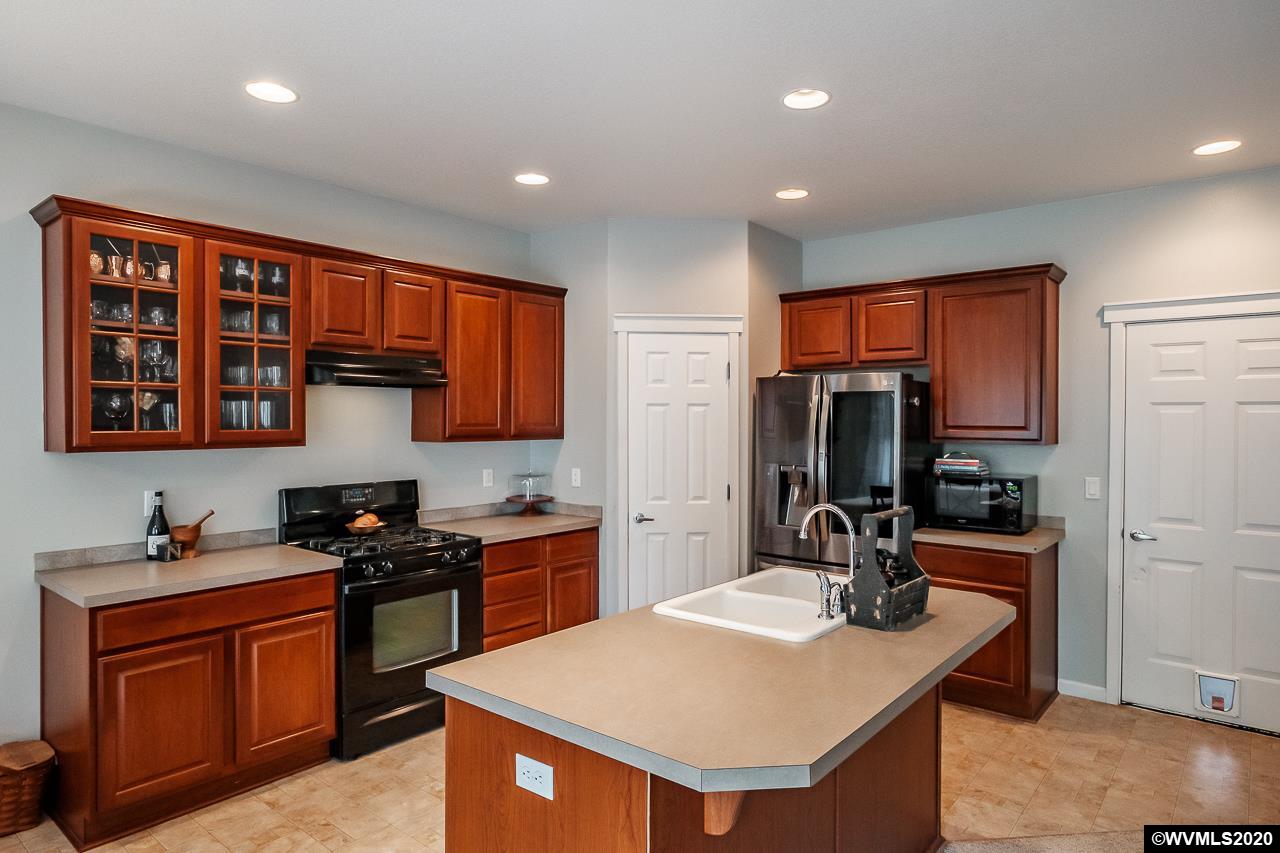 648 Jasmine Circle, Unit CL Independence, OR 97351 - Photo 15 of 42