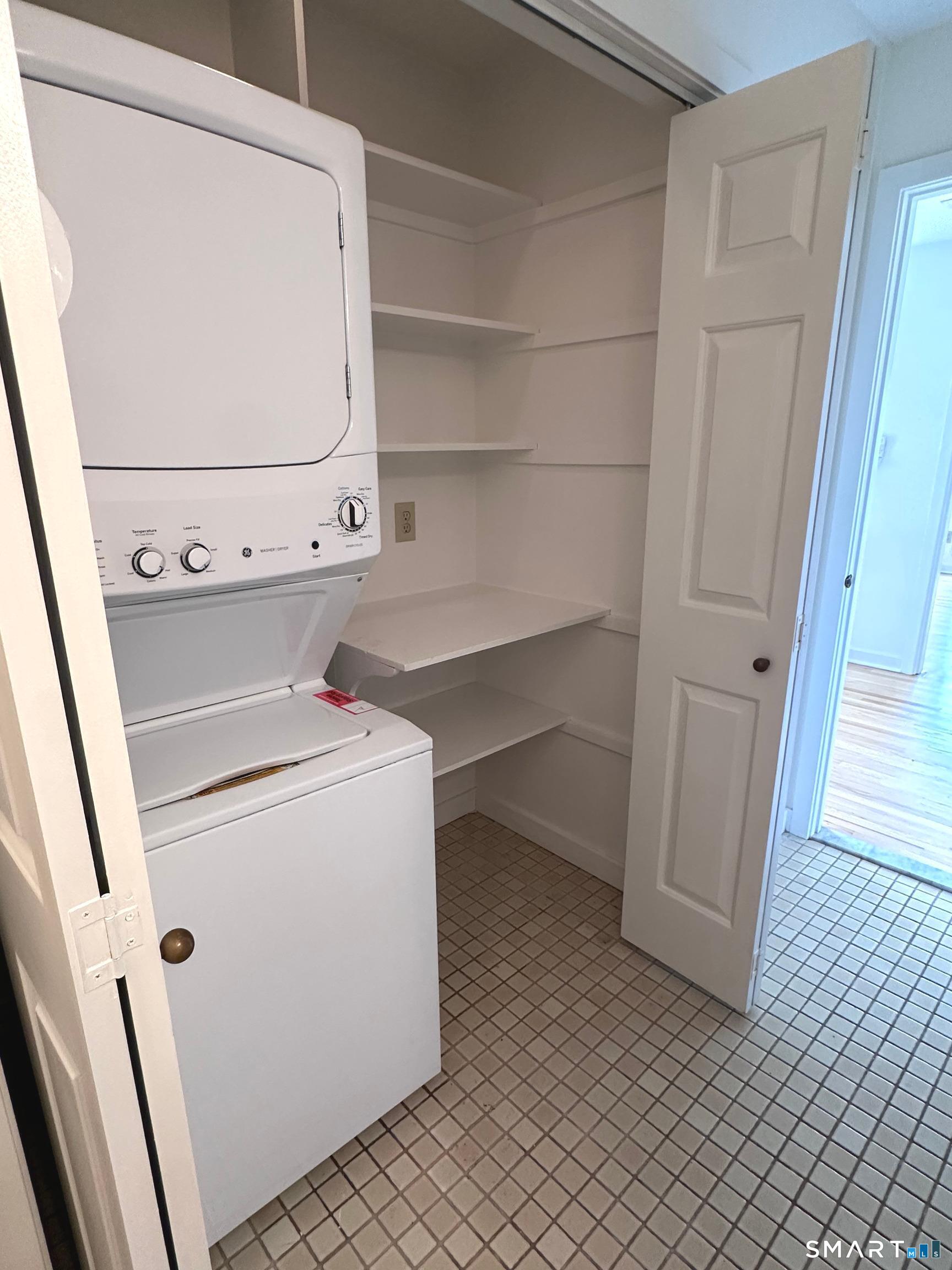 166 Glengarry Road, Unit 166 Fairfield, CT 06825 - Photo 14 of 39