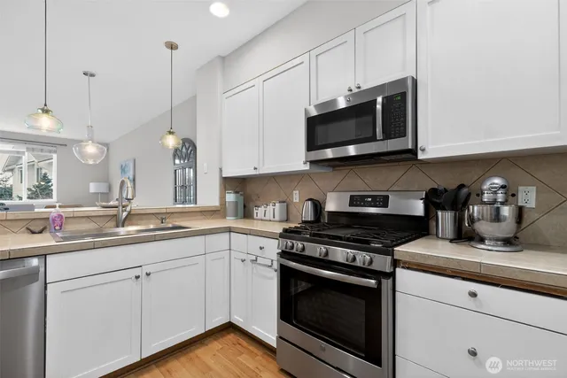 $920,000 | 10901 124th Avenue Northeast, Unit 24, Kirkland, WA 98033