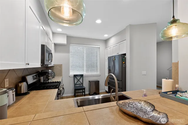 $920,000 | 10901 124th Avenue Northeast, Unit 24, Kirkland, WA 98033