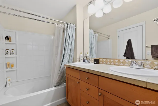 $920,000 | 10901 124th Avenue Northeast, Unit 24, Kirkland, WA 98033