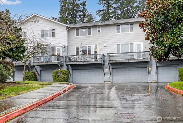 $920,000 | 10901 124th Avenue Northeast, Unit 24, Kirkland, WA 98033