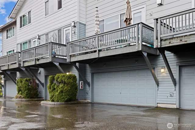 $920,000 | 10901 124th Avenue Northeast, Unit 24, Kirkland, WA 98033