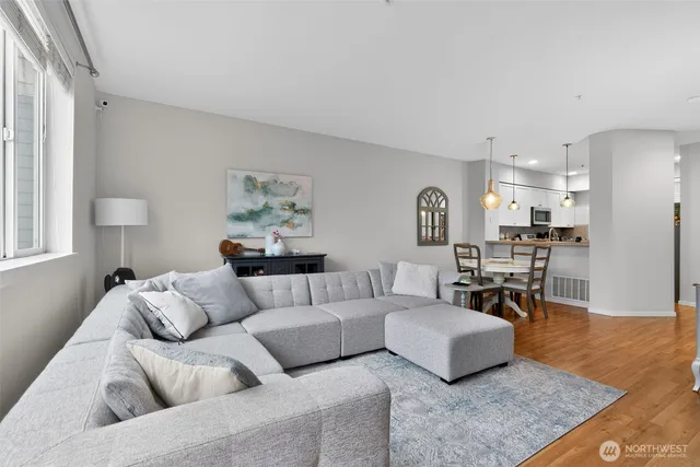 $920,000 | 10901 124th Avenue Northeast, Unit 24, Kirkland, WA 98033