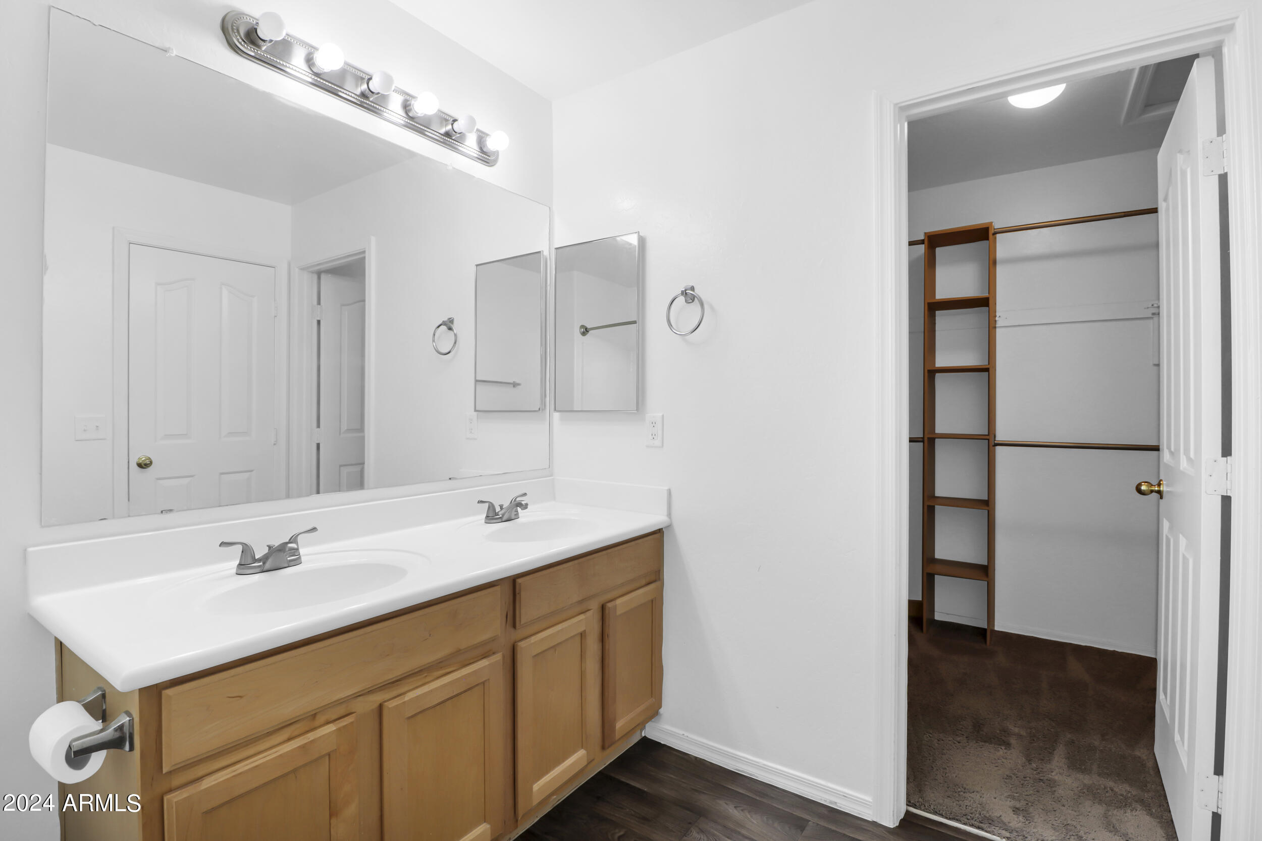 618 East El Prado Road Chandler, AZ 85225 - Photo 24 of 39 Primary Bathroom