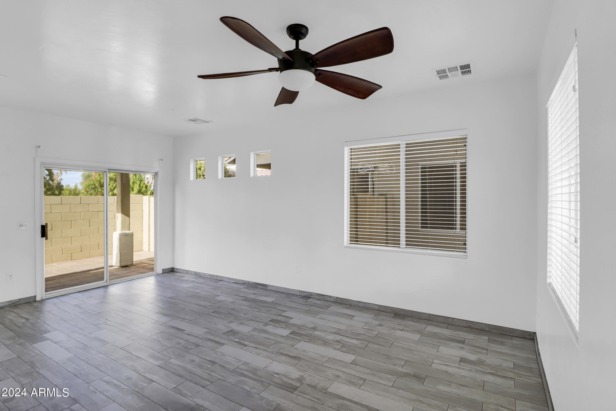 618 East El Prado Road Chandler, AZ 85225 - Photo 6 of 39 Living Room