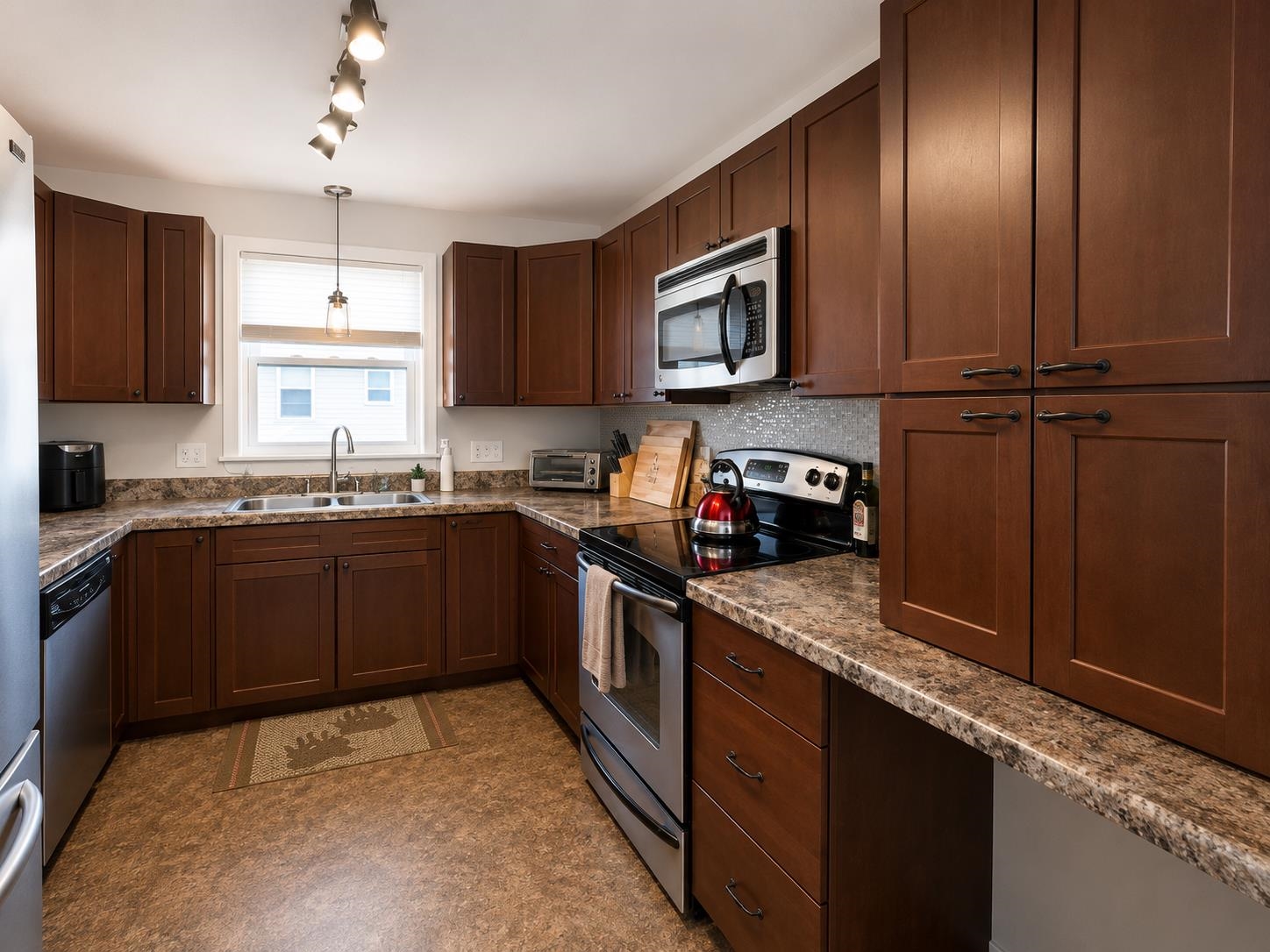 15 Hermanson Street Berlin, NH 03570 - Photo 4 of 30