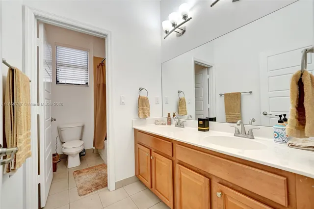 $875,000 | 650 Northeast 191st Terrace, Miami, FL 33179