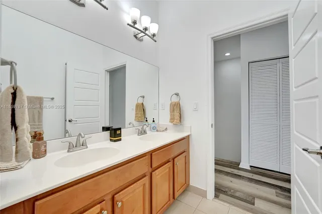 $875,000 | 650 Northeast 191st Terrace, Miami, FL 33179