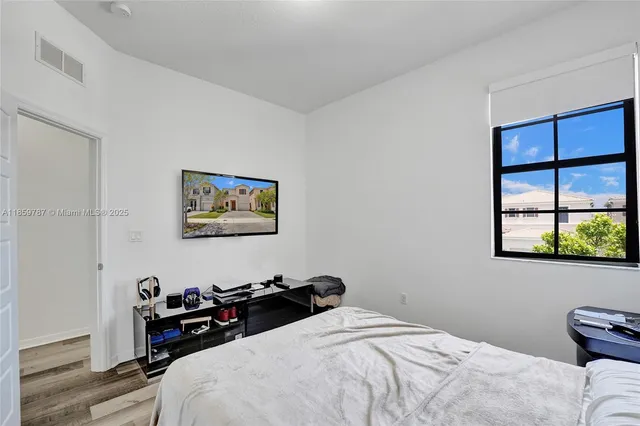 $875,000 | 650 Northeast 191st Terrace, Miami, FL 33179