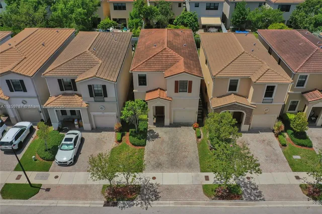 $875,000 | 650 Northeast 191st Terrace, Miami, FL 33179