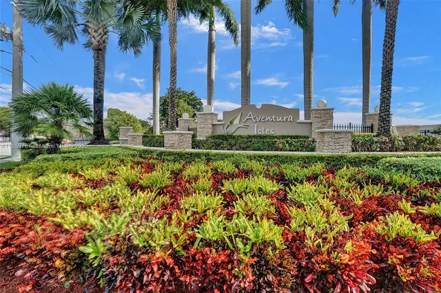 $875,000 | 650 Northeast 191st Terrace, Miami, FL 33179