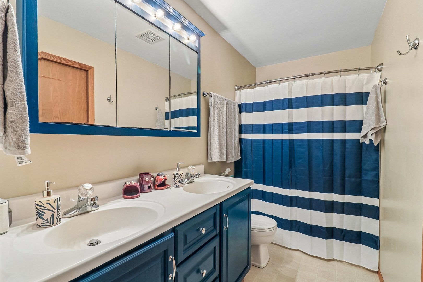 2359 High Point Drive Lindenhurst, IL 60046 - Photo 23 of 45