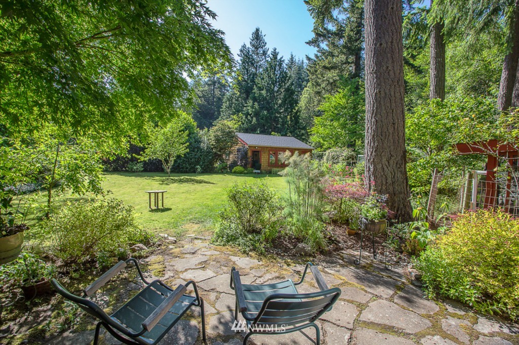 6800 Northeast Ralston Road Bainbridge Island, WA 98110 - Photo 2 of 23 Gallery Image 2