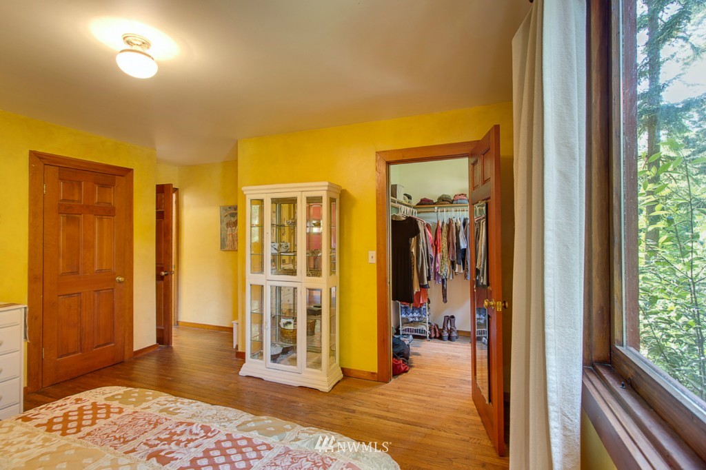 6800 Northeast Ralston Road Bainbridge Island, WA 98110 - Photo 14 of 23 Gallery Image 14