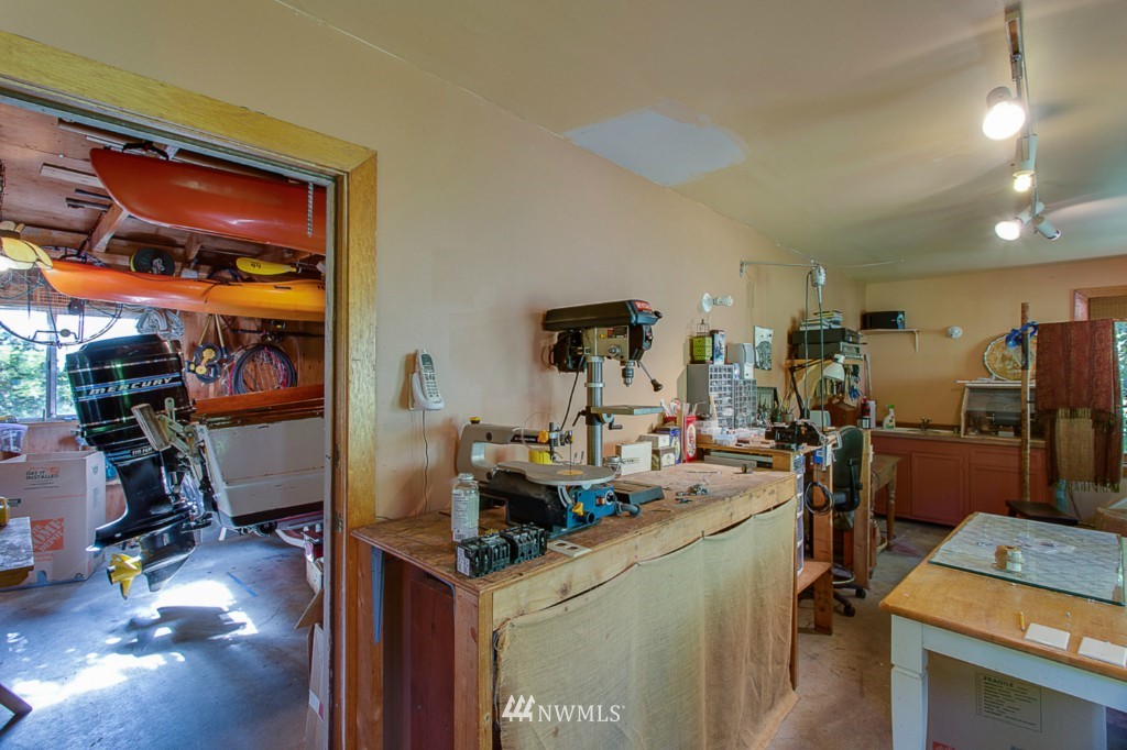 6800 Northeast Ralston Road Bainbridge Island, WA 98110 - Photo 20 of 23 Gallery Image 20