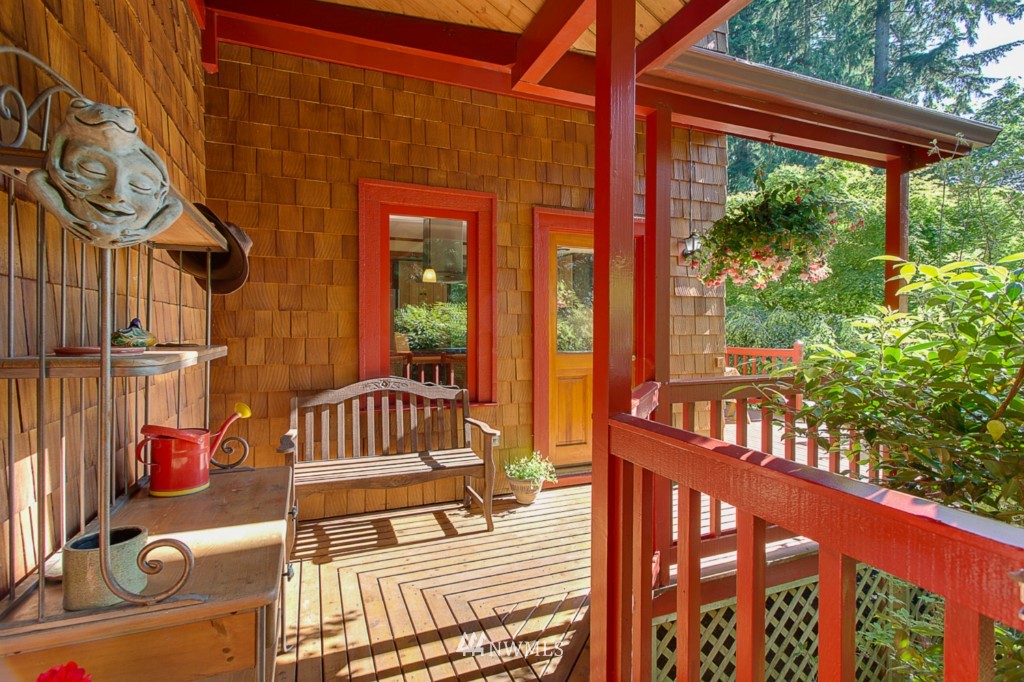 6800 Northeast Ralston Road Bainbridge Island, WA 98110 - Photo 4 of 23 Gallery Image 4