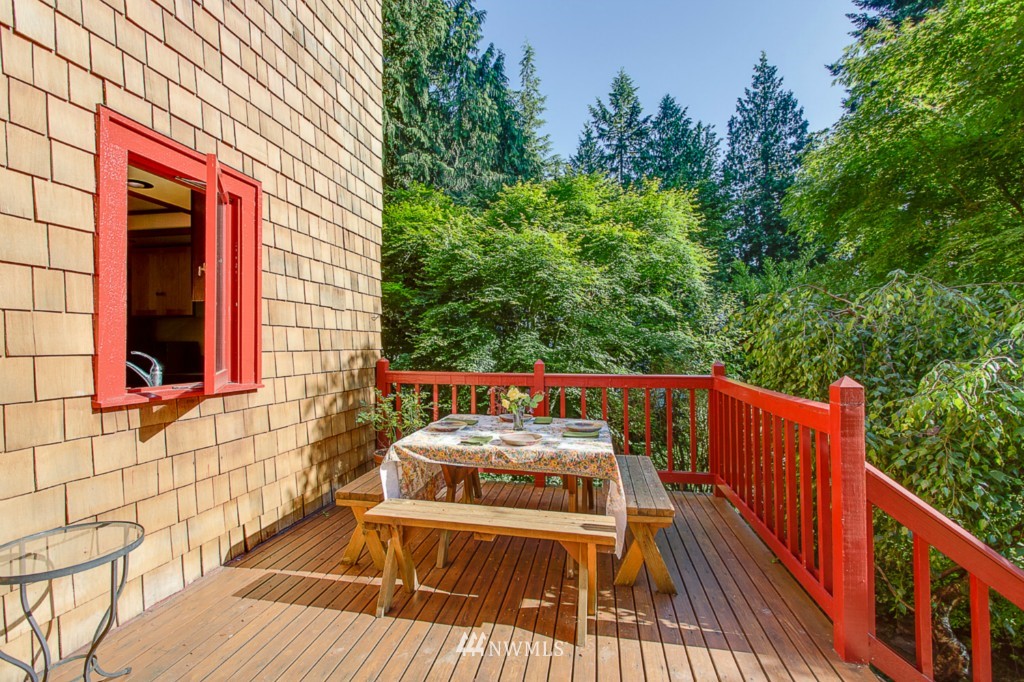 6800 Northeast Ralston Road Bainbridge Island, WA 98110 - Photo 5 of 23 Gallery Image 5