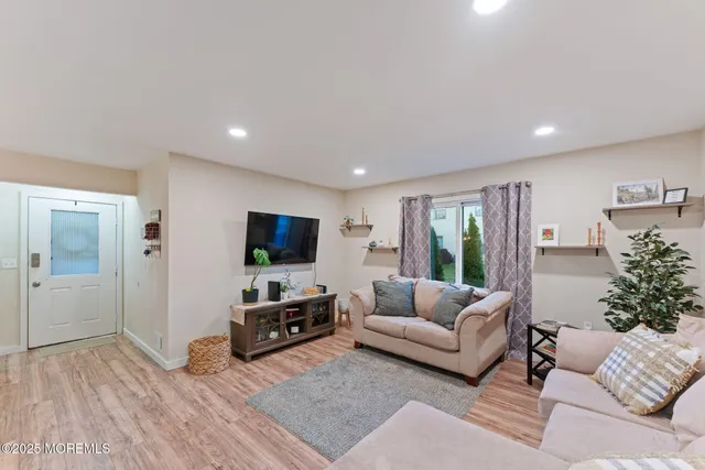 $299,000 | 1403 Violet Lane, Jackson, NJ 08527