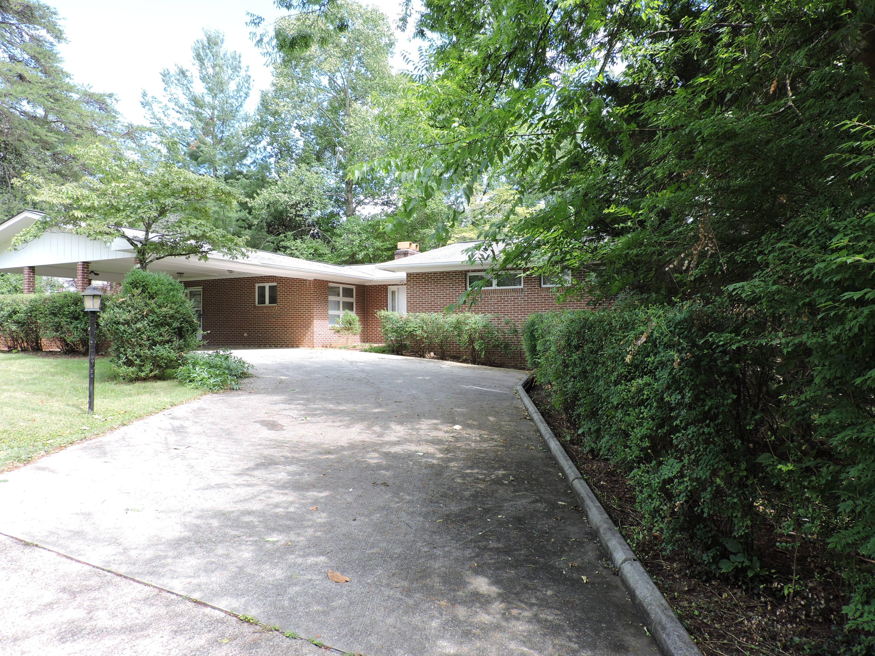 102 Westlook Circle Oak Ridge, TN 37830 - Photo 1 of 27 Oak Ridge listing 045