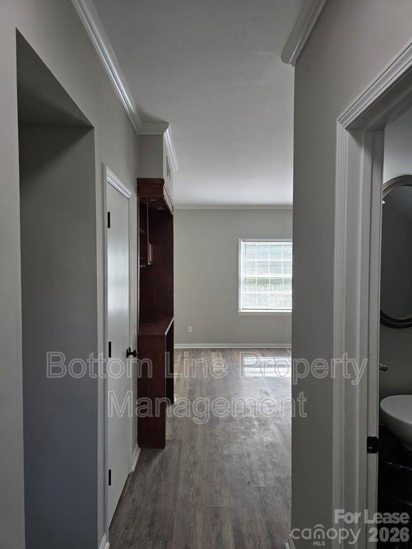 5949 Quail Hollow Road, Unit D Charlotte, NC 28210 - Photo 3 of 34 a view of a hallway