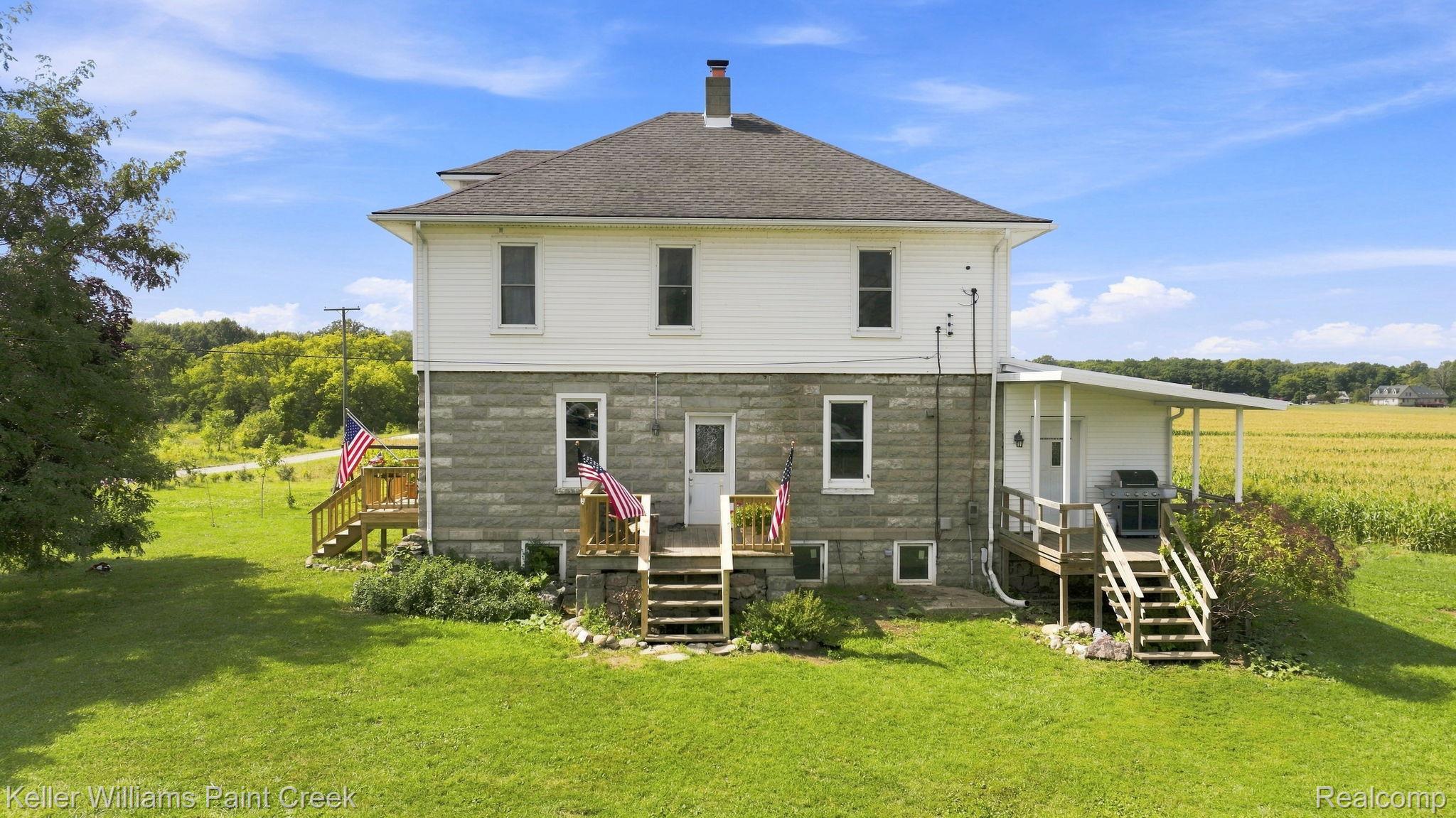 8850 Lohr Road Avoca, MI 48006 - Photo 3 of 22 12-web-or-mls-8850-lohr-rd.jpg